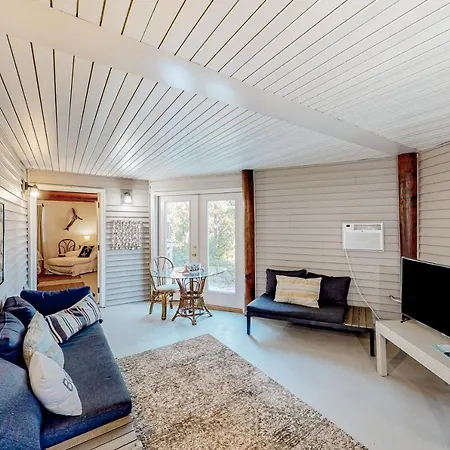 Sea Shell - Unit B Villa