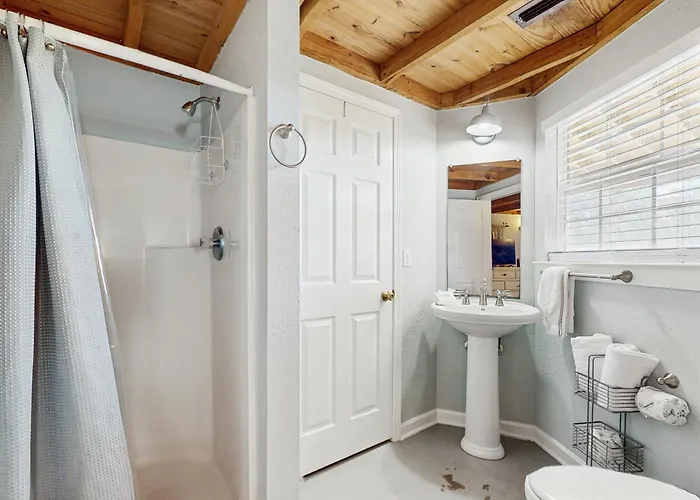 Sea Shell - Unit B Holiday home *